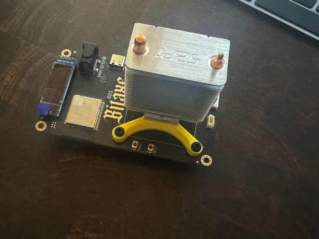 52Pi ICE-Tower Cooler adapter for Bitaxe