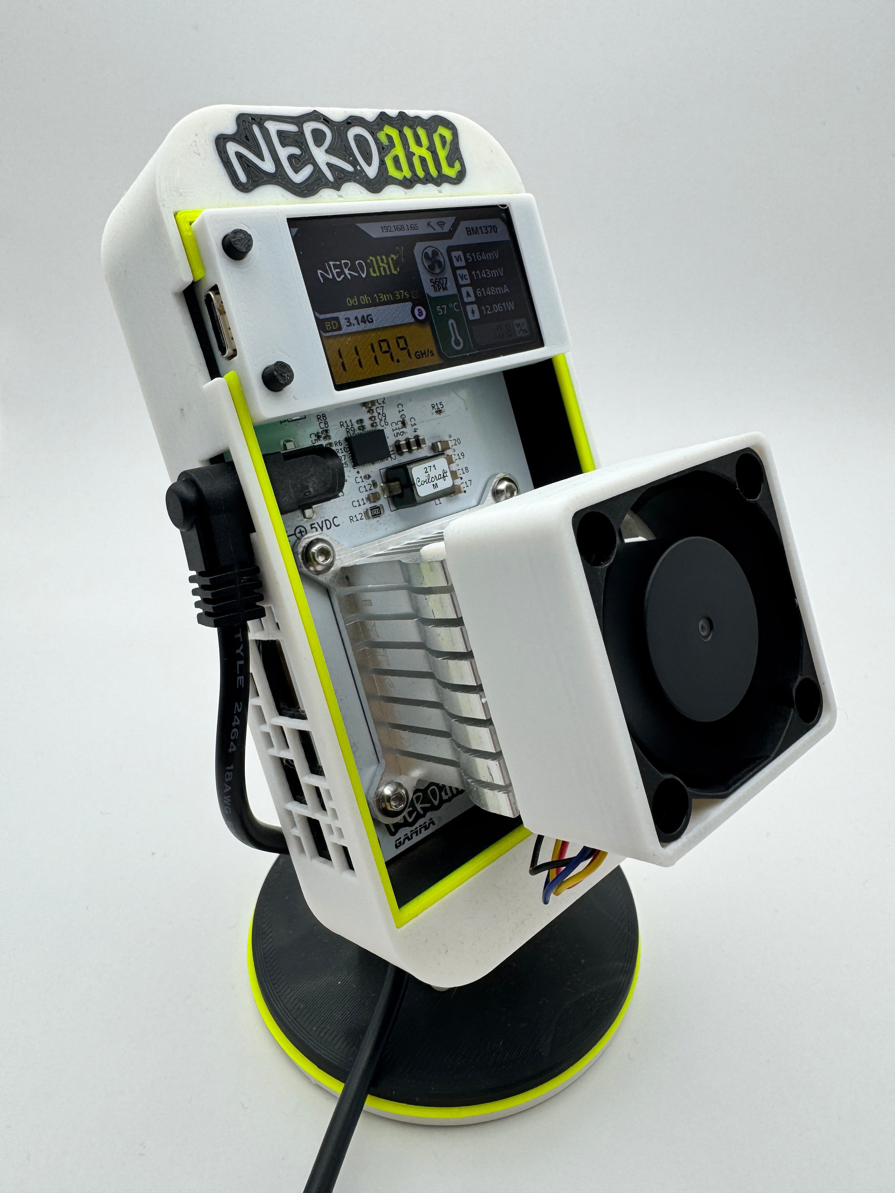 Nerdaxe Gamma – Full-Color Clarity & Smarter Bitcoin Mining