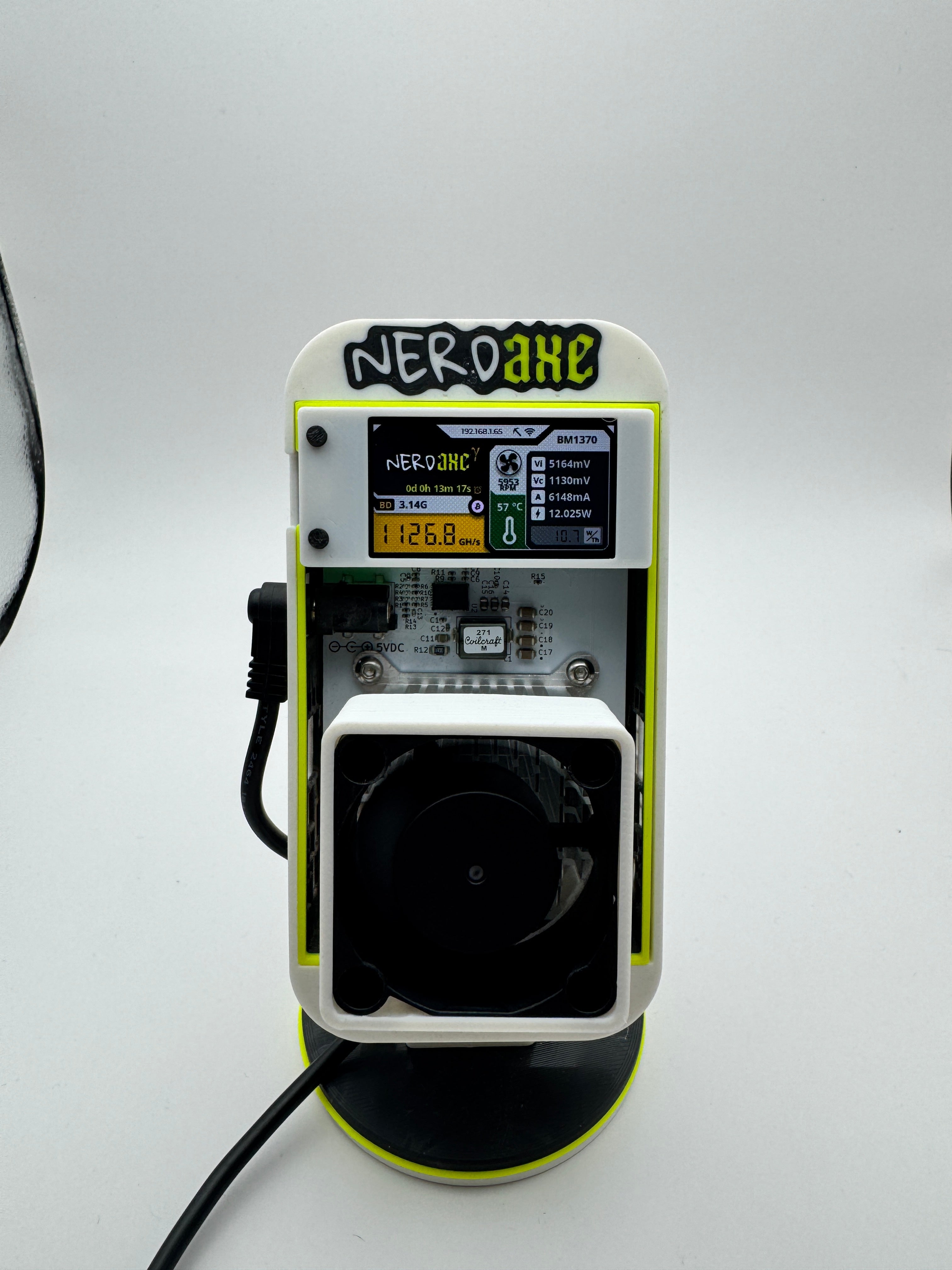 Nerdaxe Gamma – Full-Color Clarity & Smarter Bitcoin Mining