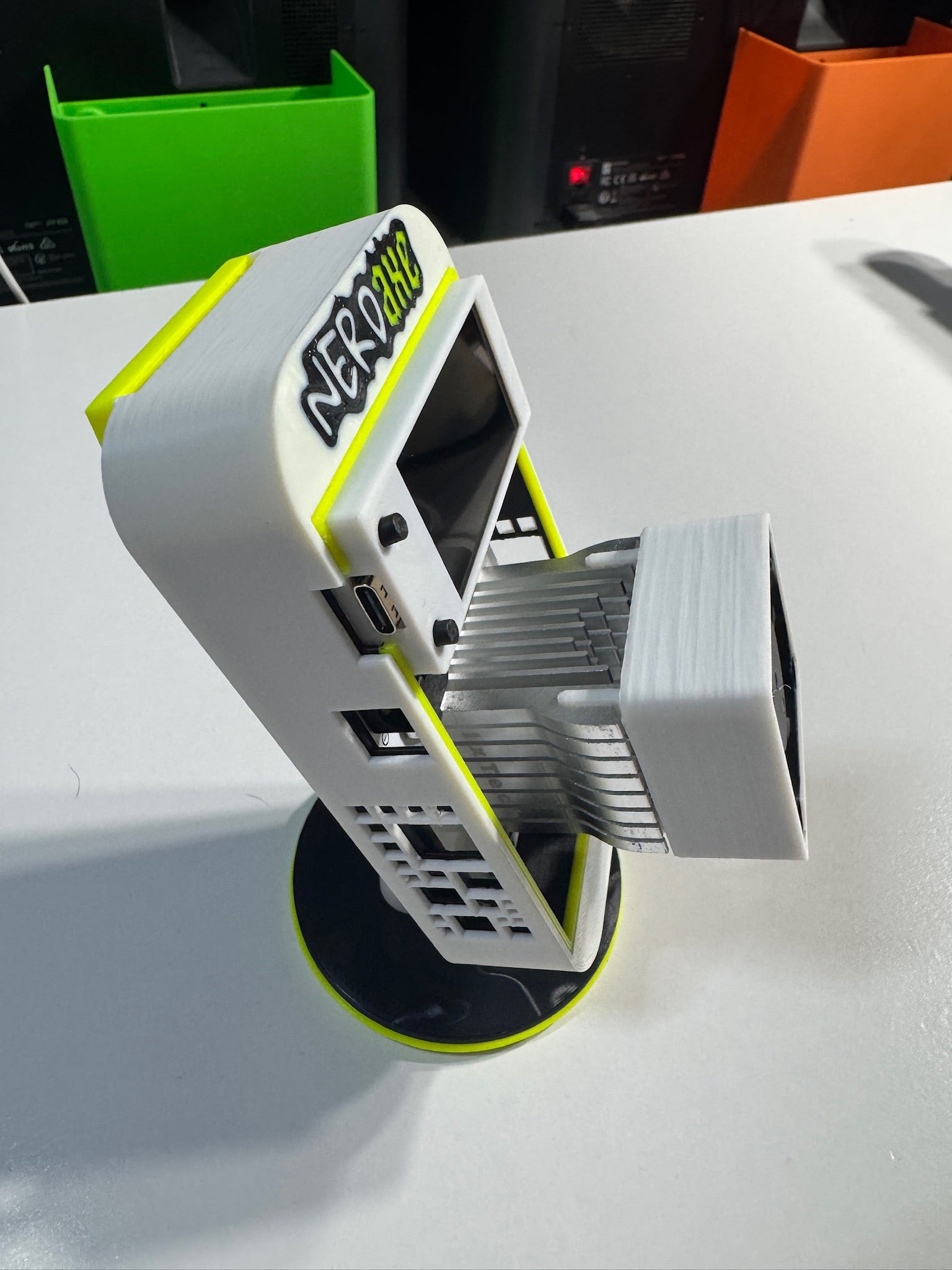 Nerdaxe Gamma – Full-Color Clarity & Smarter Bitcoin Mining